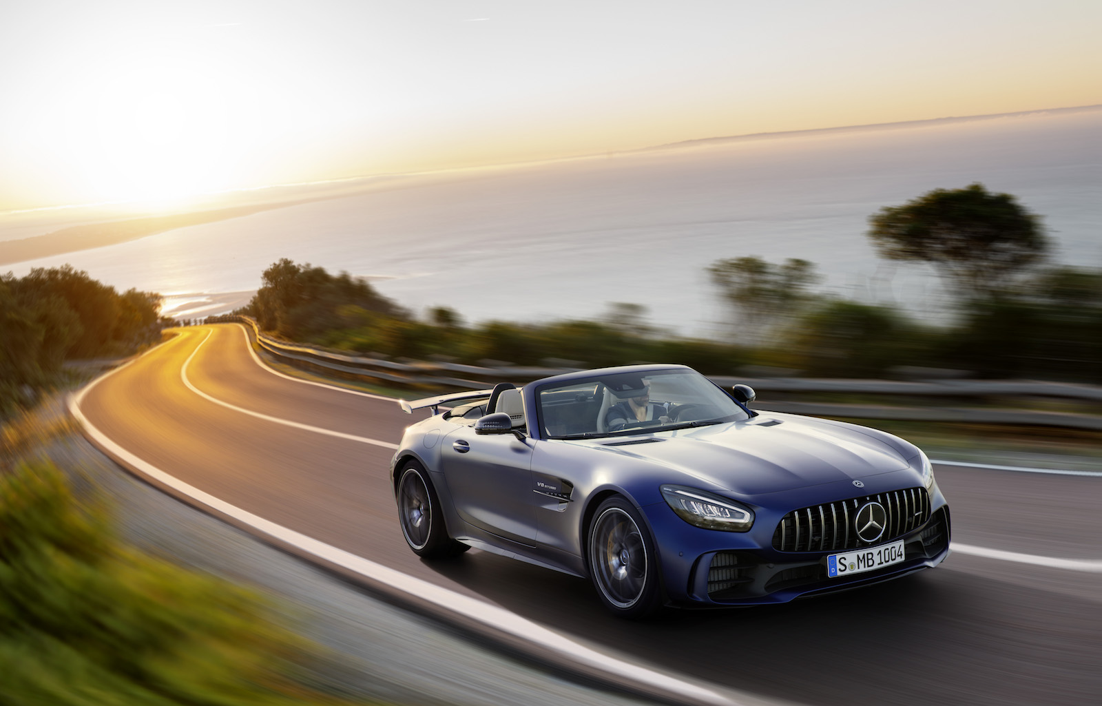 Mercedes Amg Gt R Roadster Utilizes Aluminum For Lightweighting Safety And Agility Light Metal Age Magazine
